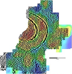 Fig. 14 Fidvár near Vráble 2007: density of pottery finds mapped by weight and illustrated in coloured isosurfaces which are laid over the geomagnetic plan. In this way, the extent and intensity of the settlement activity is visualized (source: Bátora,