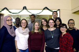 Hier wäre ein Gruppenbild der anderen internationalen Studenten, mit denen wir Weihnachten gefeiert haben.