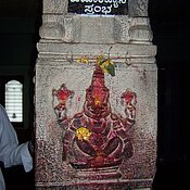 Kavi Kumāravyāsa Stambha - Vīranārāyaṇa temple - Gadak