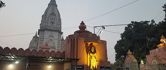 Viśvanāth-Tempel auf dem BHU-Campus in Vārāṇasī; Foto: privat
