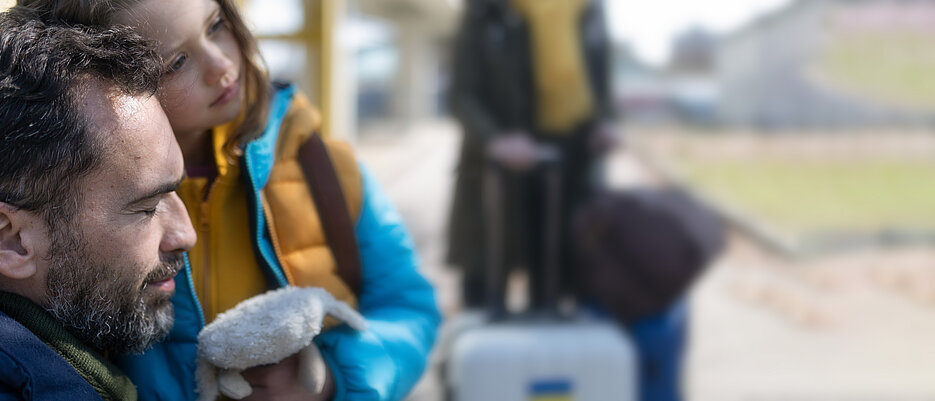Millionen Ukrainerinnen und Ukrainer haben ihre Heimat seit Beginn des Krieges verlassen. Welche Fluchterfahrungen sie dabei gemacht haben, darüber gibt eine neue Studie der JMU Aufschluss.