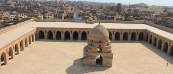 Hier wäre der Blick vom Minarett in den Hof der Ahmad-Ibn-Tulun-Moschee zu sehen.